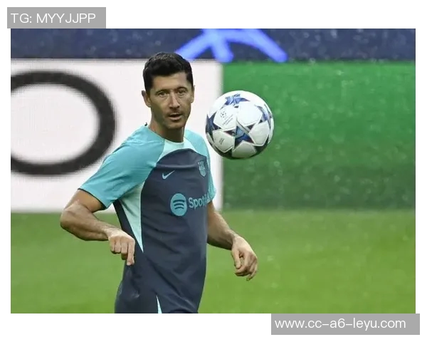 莱万感慨黄老板新专辑印在国家德比球衣上意义非凡