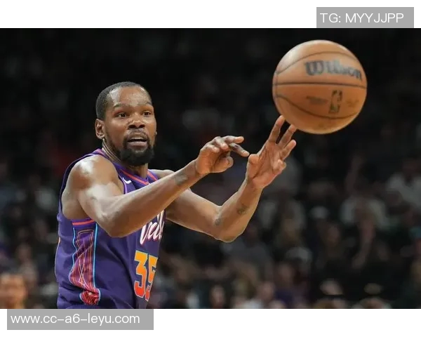 杜兰特赞弗拉格全面提升称控卫角色限制了他的发挥