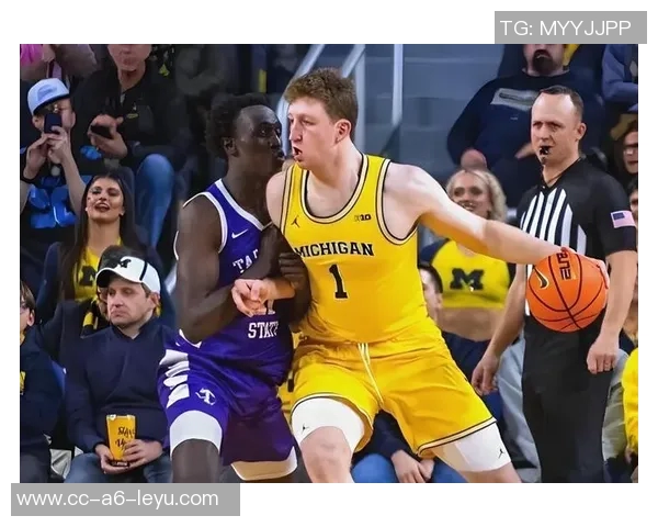 篮网主帅称沃尔夫积极防守能力强可换防小个子且具备出色篮板能力 篮网主帅称沃尔夫积极防守能力强可换防小个子且具备出色篮板能力