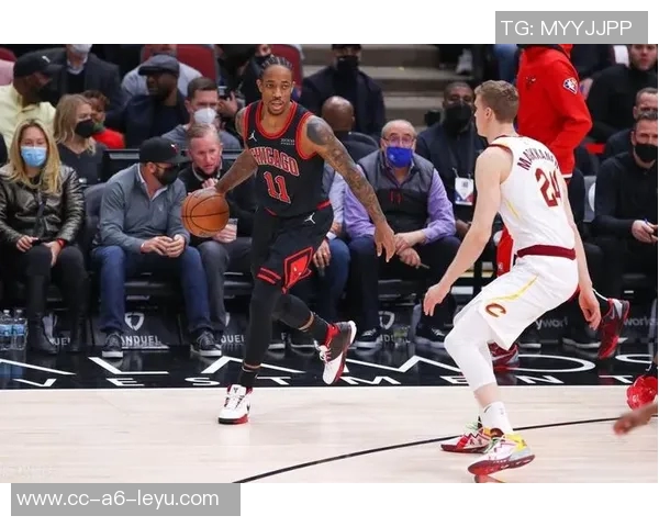 克洛尼高效表现32分钟内砍下22分5篮板三分球命中率惊人